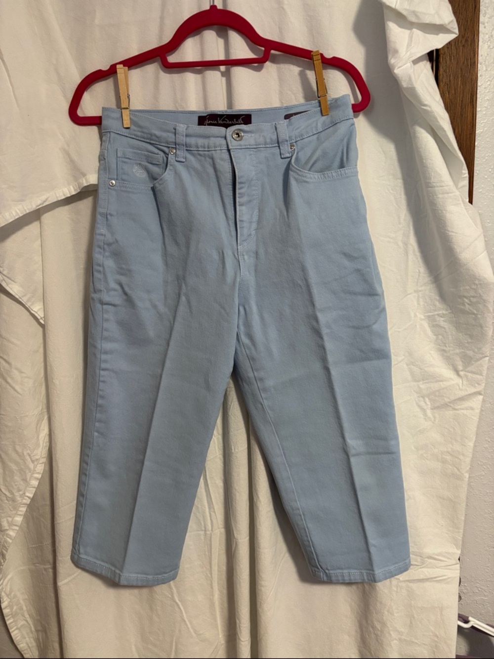 Gloria Vanderbilt Light Blue Capris